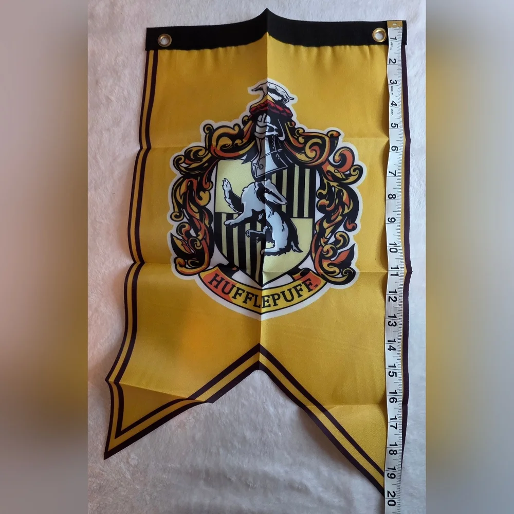 Hufflepuff House Banner - Yellow and Black Crest